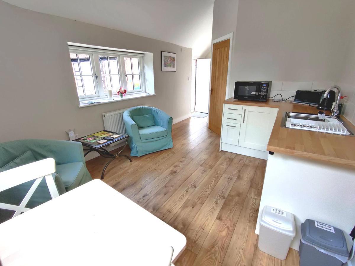Ferienwohnung Rose Barn West Lavington Exterior foto